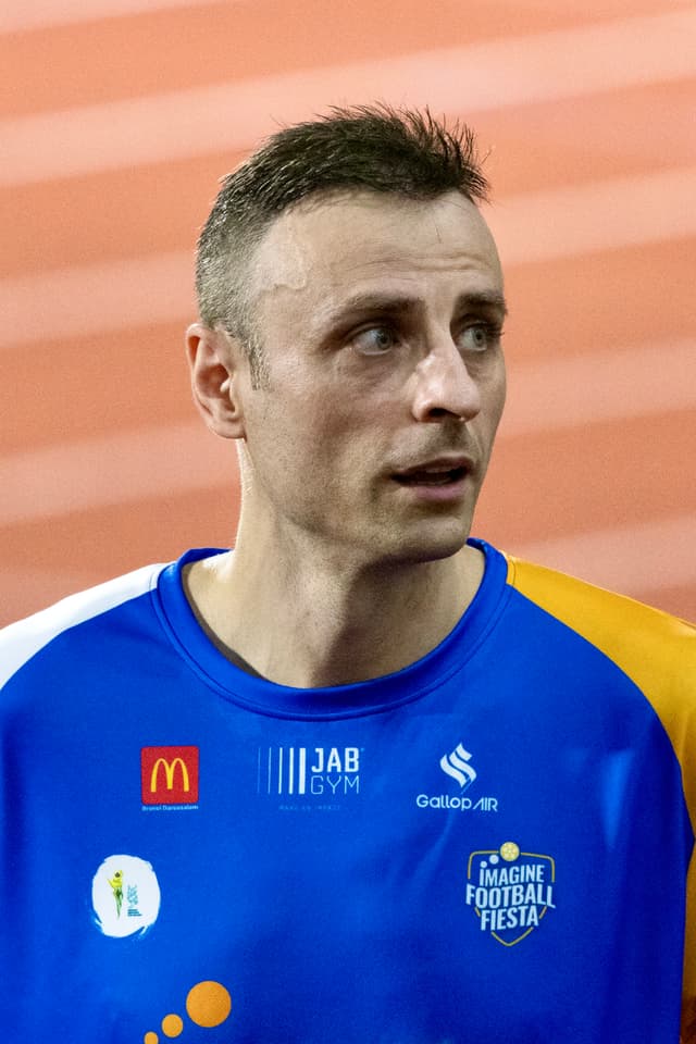 Dimitar Berbatov - Athlete with unconfirmed hair transplant