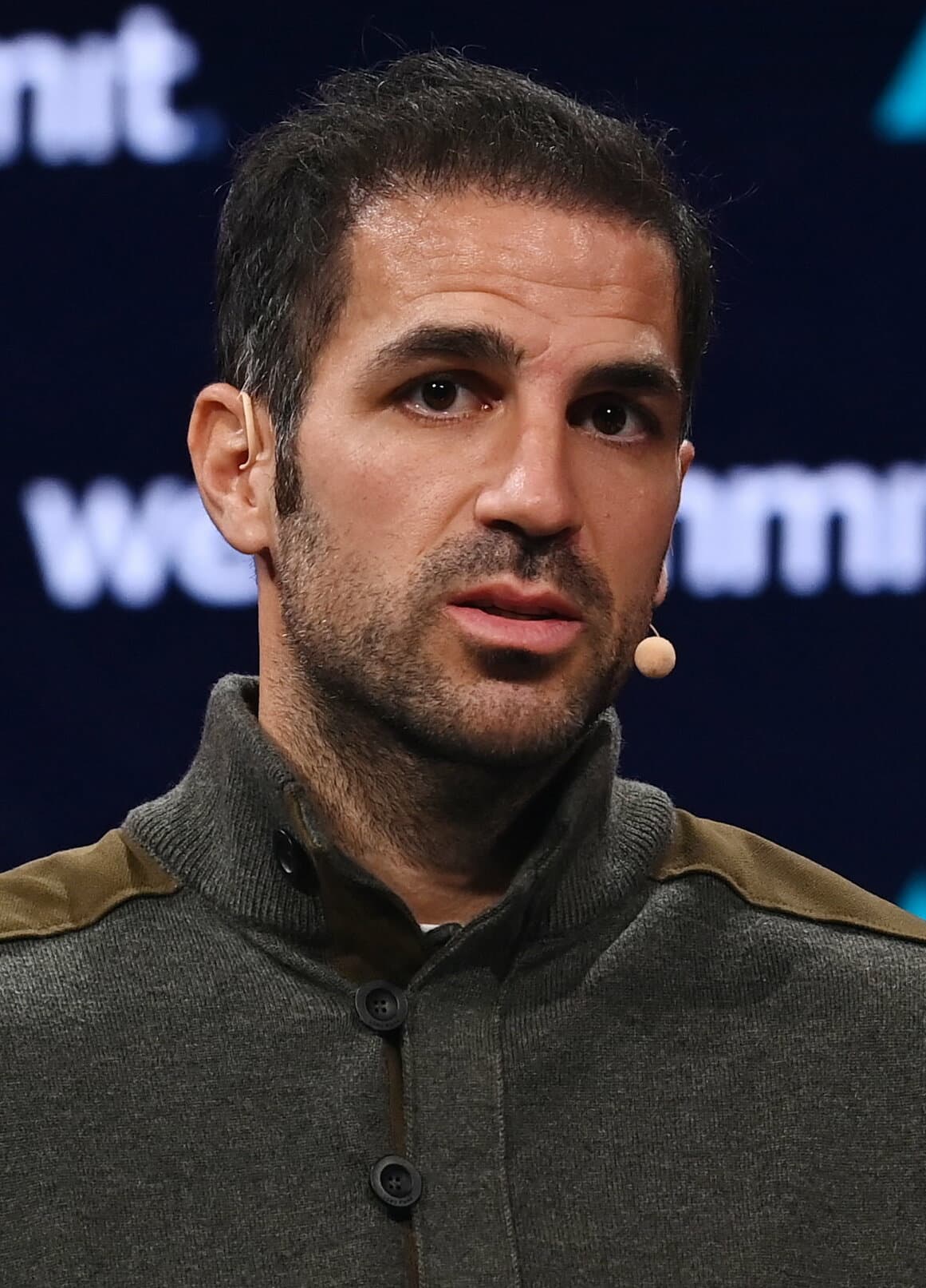 Cesc Fàbregas - Athlete hair transplant