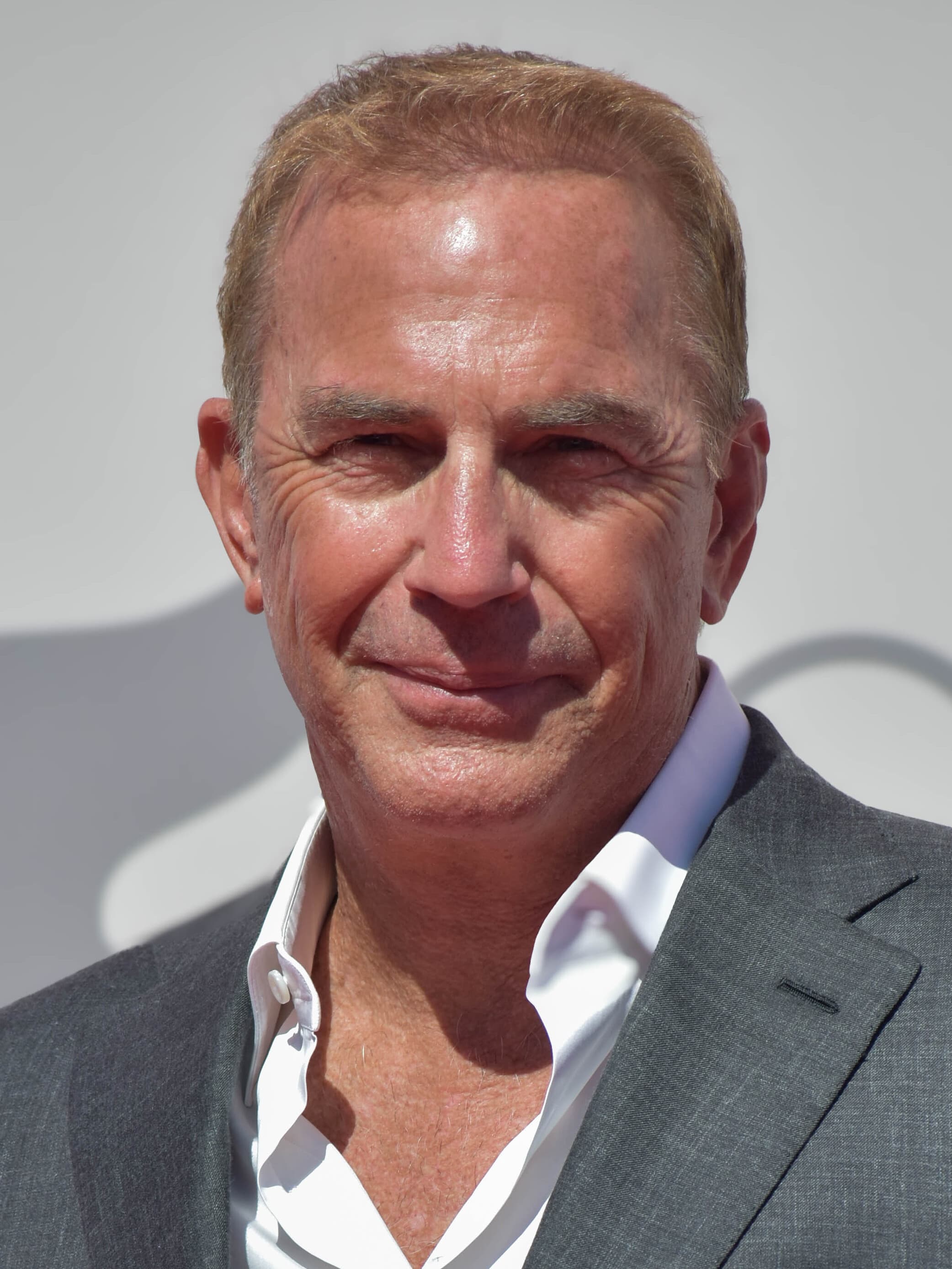 Kevin Costner - Actor hair transplant