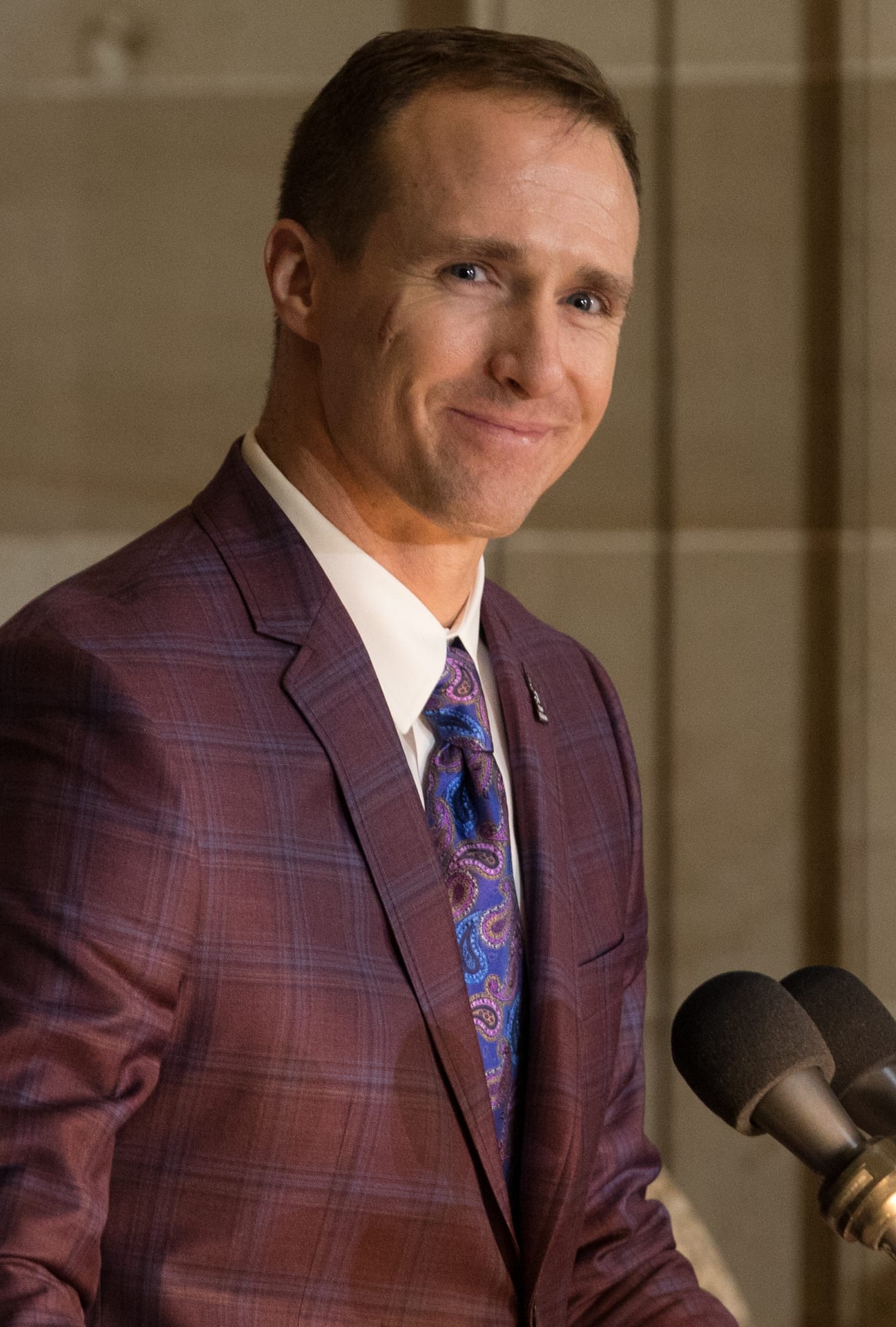 Drew Christopher Brees - Athlete hair transplant