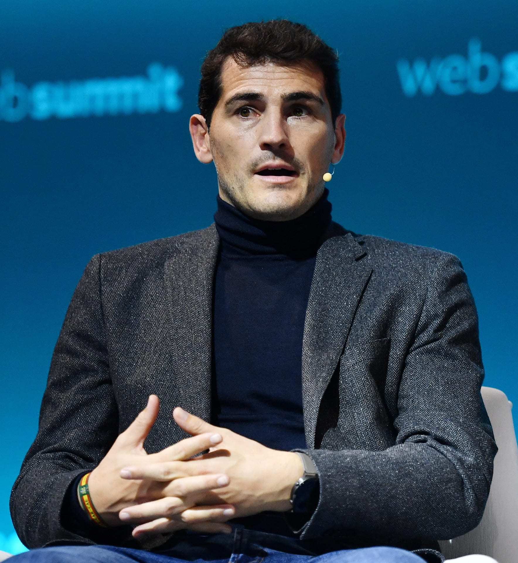 Iker Casillas - Athlete hair transplant