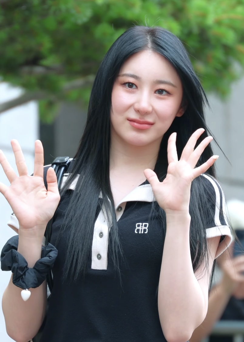 Lee Chae Yeon - Musician with confirmed hair transplant